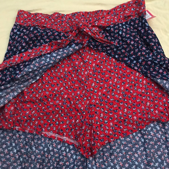 Long skirt, opens in front to reveal shorts - Picture 3 of 5